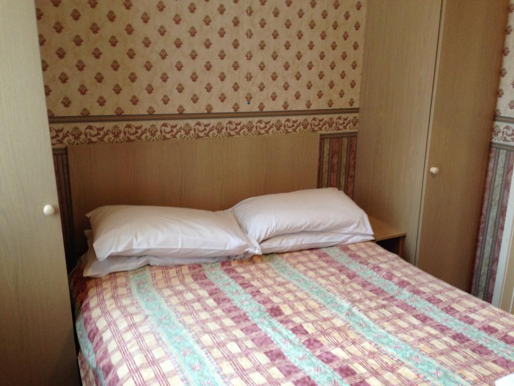 חלנדודנו Grand Ash Hotel מראה חיצוני תמונה