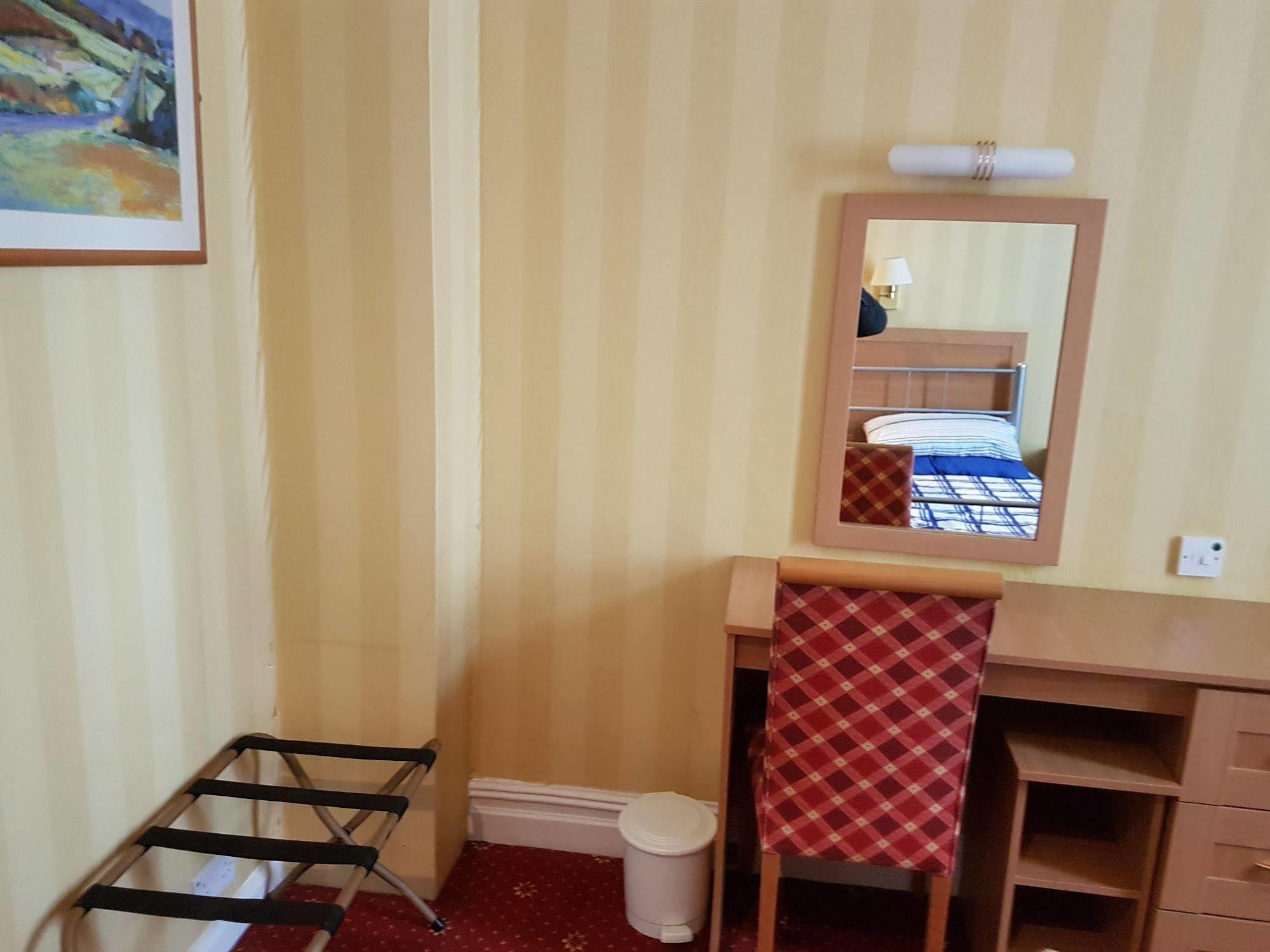 חלנדודנו Grand Ash Hotel מראה חיצוני תמונה